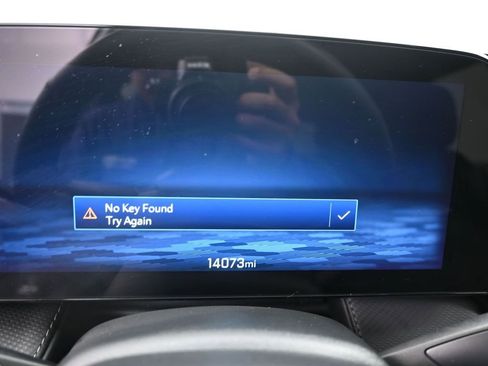 Used 2025 Chevrolet Equinox LT w/ Safety and Technology Package FWD image 11