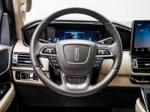 Used 2024 Lincoln Navigator Reserve w/ Monochromatic Package image 15