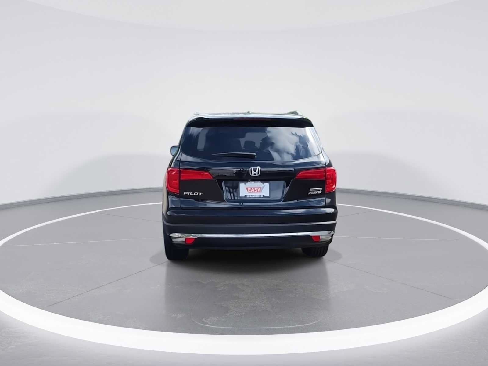 Used 2018 Honda Pilot Touring image 7