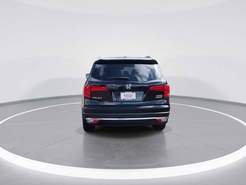 Used 2018 Honda Pilot Touring image 7