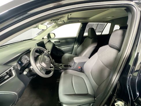 Used 2023 Toyota Corolla Cross LE w/ Moonroof Package FWD image 14