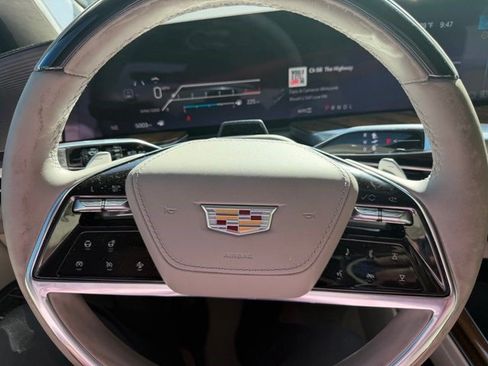 Certified 2026 Cadillac Escalade Platinum Luxury AWD/4WD image 19