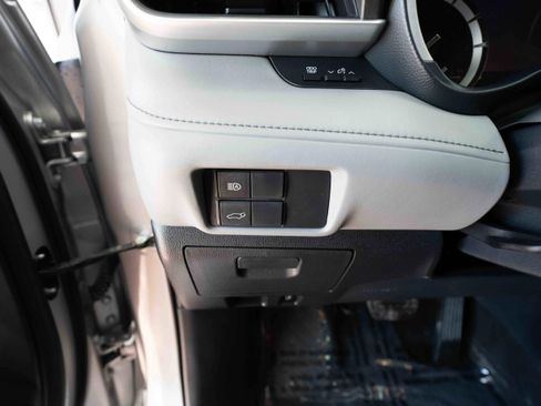 Certified 2022 Toyota Highlander XLE image 12