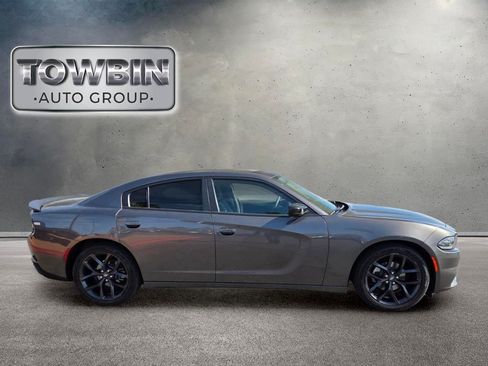 Used 2022 Dodge Charger SXT w/ Blacktop Package RWD image 3