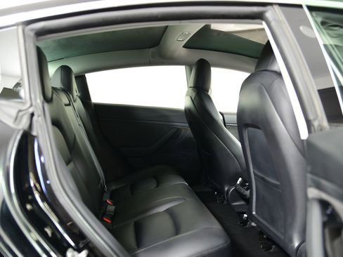 Used 2020 Tesla Model 3 Performance image 19