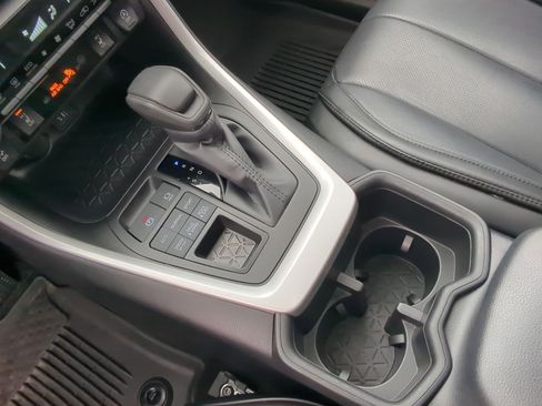 Used 2024 Toyota RAV4 XLE image 21