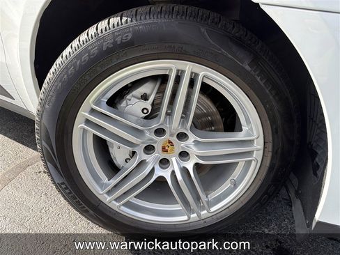 Used 2017 Porsche Macan S image 2