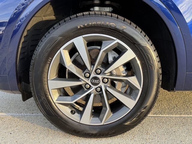 Used 2022 Audi Q5 2.0T Premium w/ Convenience Package AWD/4WD image 10