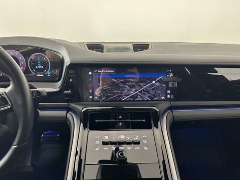 Certified 2024 Porsche Panamera 4 AWD/4WD image 19