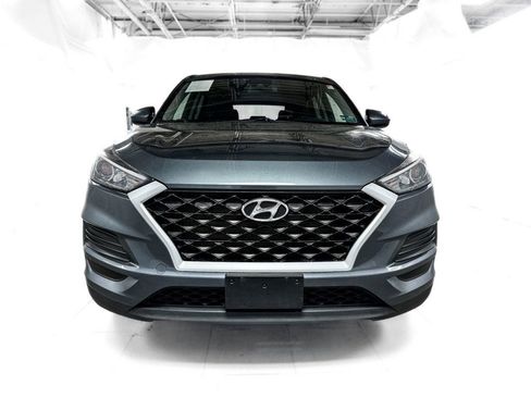 Used 2019 Hyundai Tucson SE image 2
