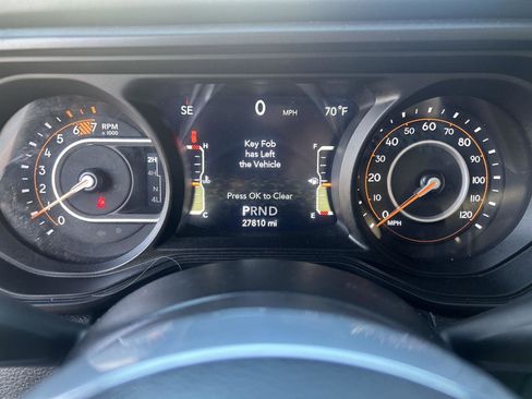 Used 2025 Jeep Wrangler Unlimited Sahara AWD/4WD image 13
