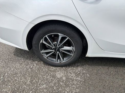 Certified 2023 Kia Forte LXS w/ LXS Technology Package FWD image 9