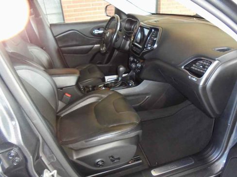 Used 2020 Jeep Cherokee Limited image 8