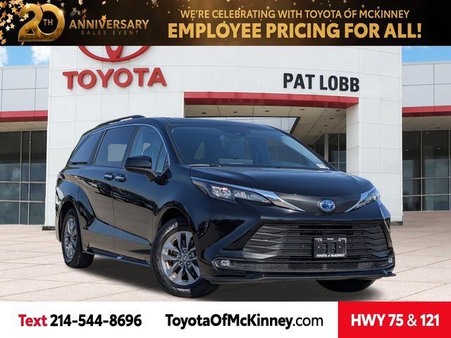 Used 2025 Toyota Sienna XLE FWD 360° Tour