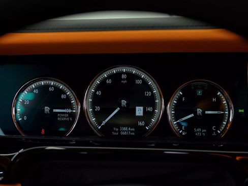 Used 2024 Rolls-Royce Phantom Sedan w/ The Phantom Package RWD image 70