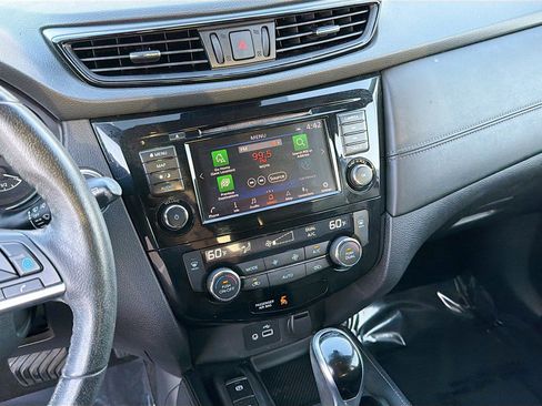 Used 2019 Nissan Rogue SL w/ Premium Package image 28