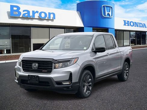 Used 2023 Honda Ridgeline Sport image 2