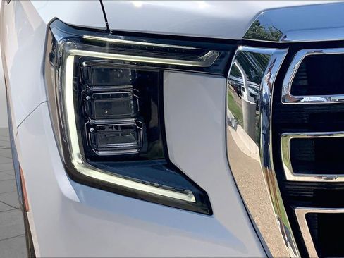 Used 2024 GMC Yukon XL SLT w/ SLT Luxury Package RWD image 28