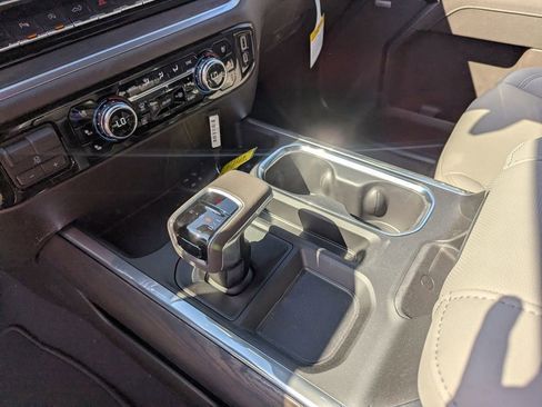 New 2026 GMC Sierra 1500 SLT w/ SLT Premium Plus Package image 18