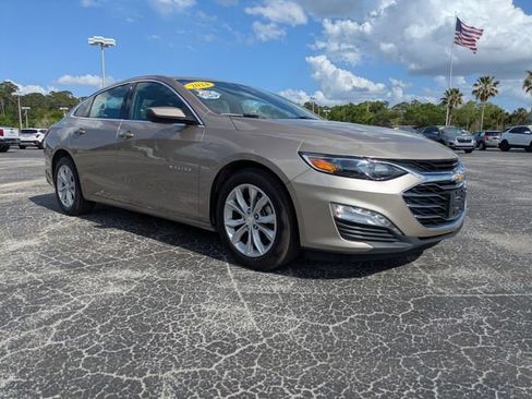 Used 2024 Chevrolet Malibu LT FWD image 2