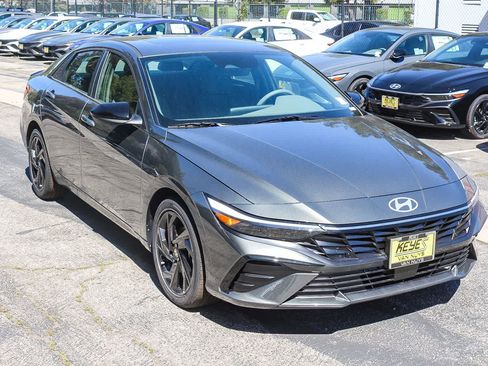 New 2026 Hyundai Elantra SEL Sport w/ Cargo Package FWD image 3