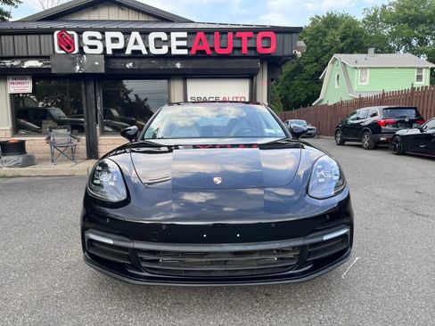 Used 2017 Porsche Panamera w/ Premium Package RWD image 2