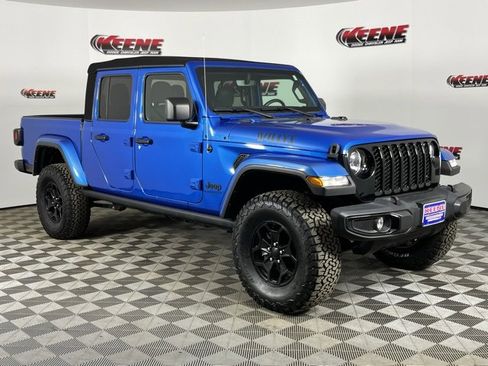 Used 2022 Jeep Gladiator Willys image 2