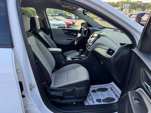 Used 2019 Chevrolet Equinox LS image 9