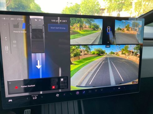 Used 2025 Tesla Cybertruck AWD Crew Cab image 55