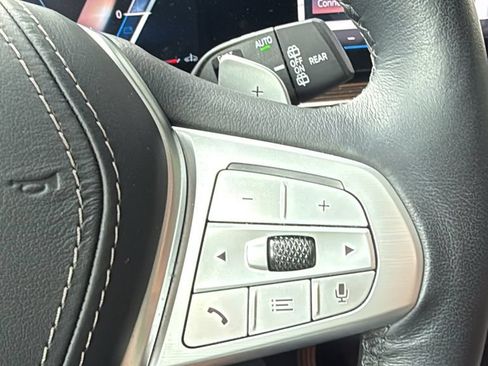 Used 2025 BMW X7 xDrive40i AWD/4WD image 32