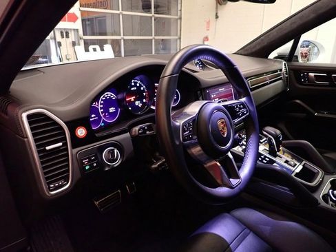 Used 2023 Porsche Cayenne GTS image 15