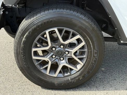 Used 2025 Jeep Wrangler Unlimited Sahara AWD/4WD image 11
