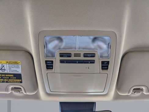 Used 2018 Toyota Highlander XLE FWD image 25