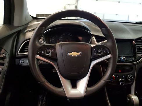 Used 2017 Chevrolet Trax LT w/ LT Convenience Package image 15