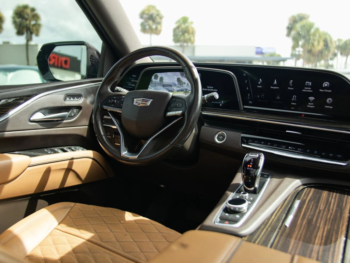 Used 2021 Cadillac Escalade Sport w/ LPO, ONYX Package RWD image 33