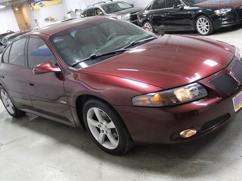 Used 2005 Pontiac Bonneville GXP image 40