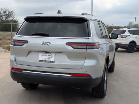 New 2025 Jeep Grand Cherokee L Laredo RWD image 3