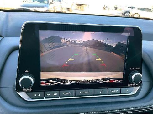 Certified 2024 Nissan Rogue SV image 26