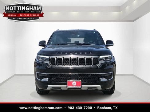 Used 2024 Jeep Wagoneer L Series II w/ Flexible Seating Group AWD/4WD image 2
