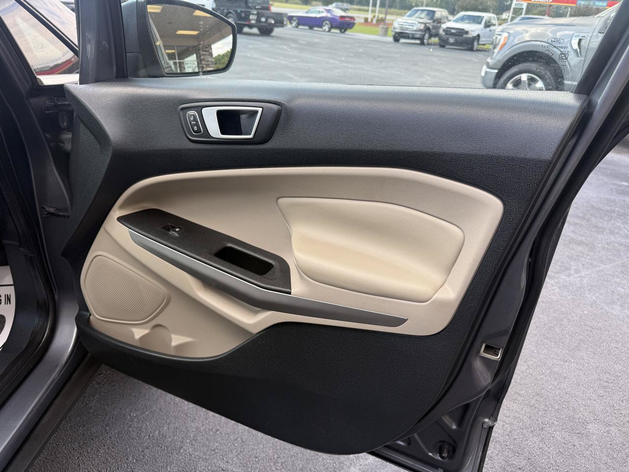 Used 2018 Ford EcoSport Titanium FWD image 14