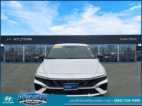 Certified 2025 Hyundai Elantra Sport FWD image 2