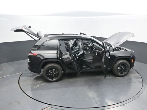 New 2025 Jeep Grand Cherokee 4WD image 71