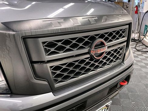 Used 2023 Nissan Titan PRO-4X image 29