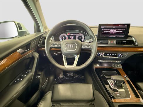 Used 2024 Audi Q5 e Premium Plus w/ Premium Plus Package AWD/4WD image 11