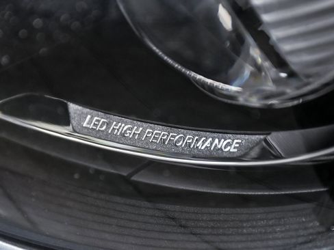 Used 2019 Mercedes-Benz E 450 4MATIC Cabriolet image 76