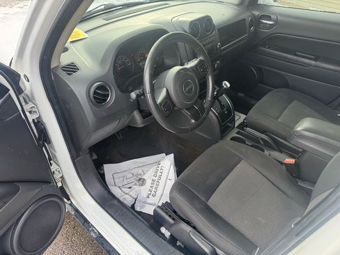 Used 2014 Jeep Patriot Latitude image 11