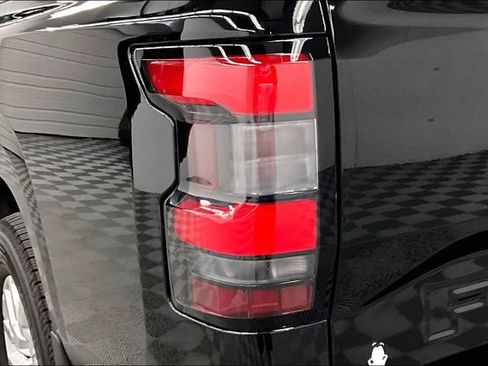 Used 2022 Nissan Frontier SV AWD/4WD image 36
