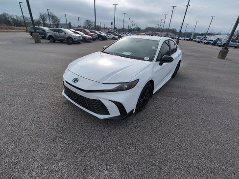 Certified 2025 Toyota Camry SE image 8
