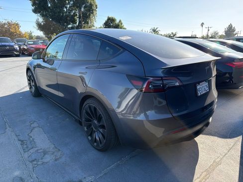 Used 2023 Tesla Model Y Performance AWD/4WD image 3