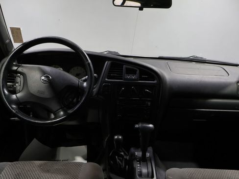 Used 2002 Nissan Pathfinder SE image 17
